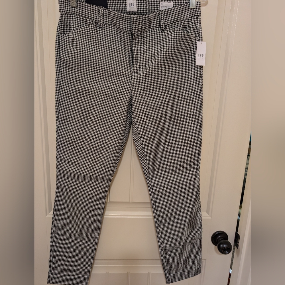 GAP Women's Black and White Checkered Pants